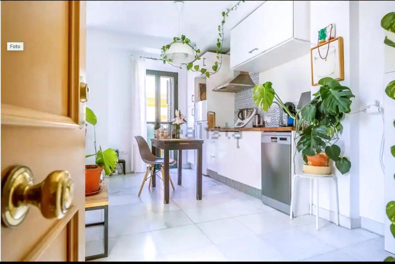Ferienwohnung Atico Con Balcon En Pleno Centro Sevilla Exterior foto