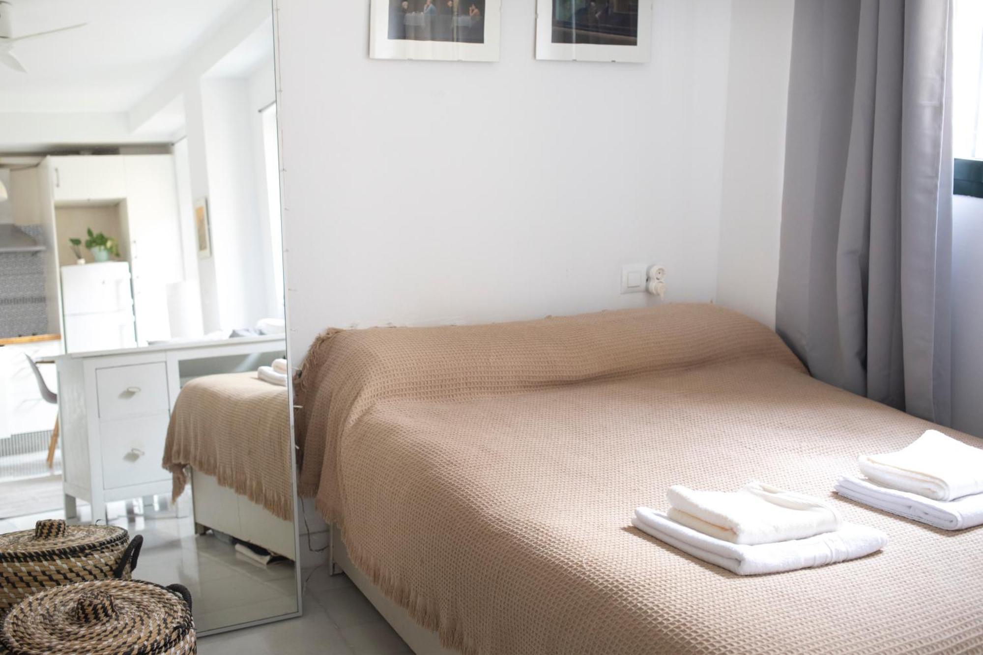 Ferienwohnung Atico Con Balcon En Pleno Centro Sevilla Exterior foto